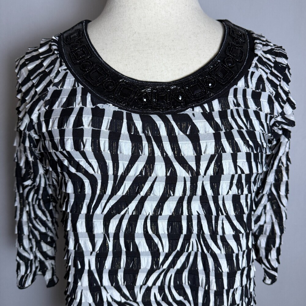 Investments Women's Ruffle Zebra Print Blouse Sz L Black White Gold 3/4 Sleeves - Picture 2 of 14